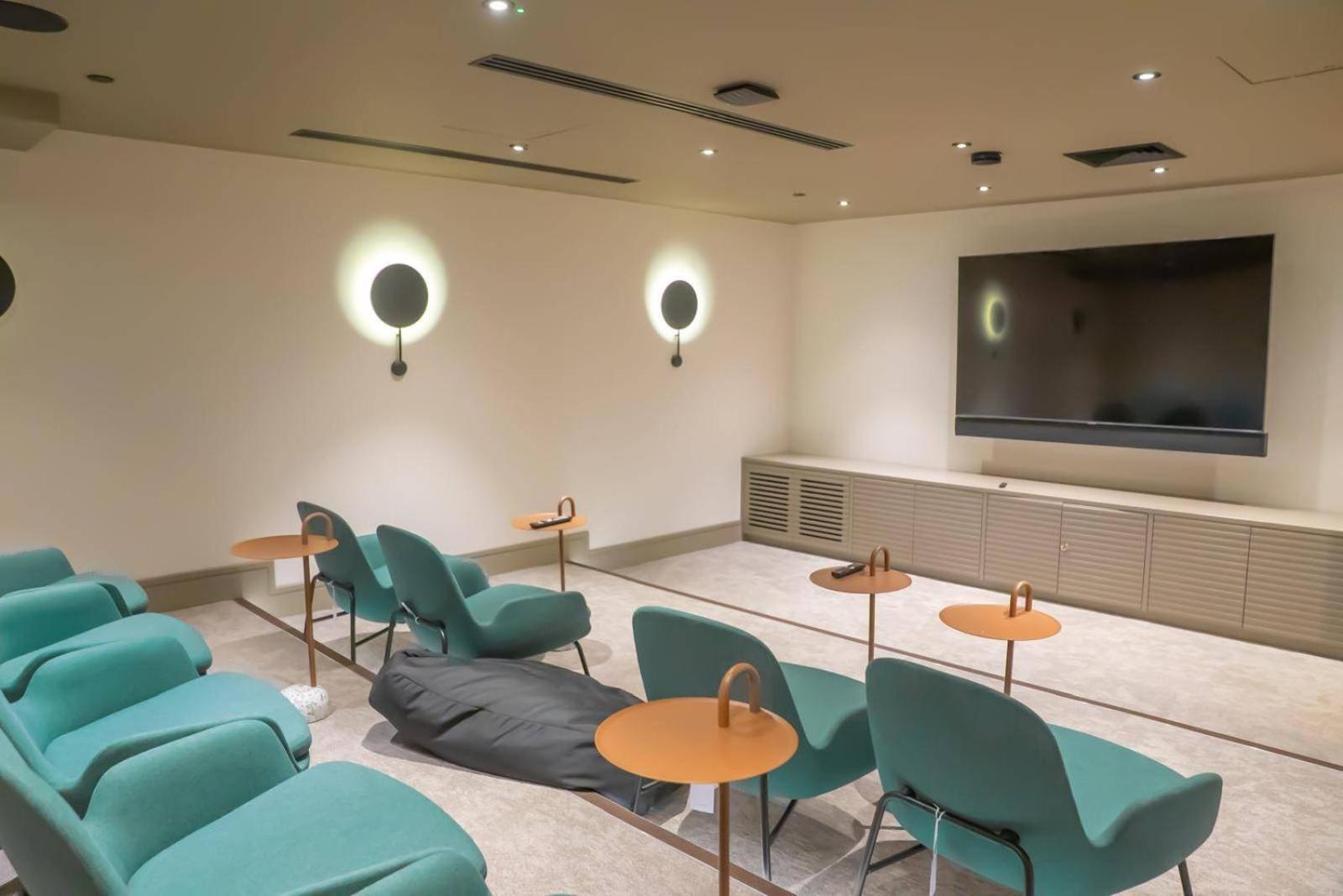 Apartment Tranquil Near Coombe Hill House *